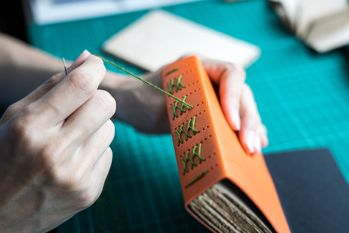 Book Binding บันทึกให้นึกถึง…สมุดทำมือ