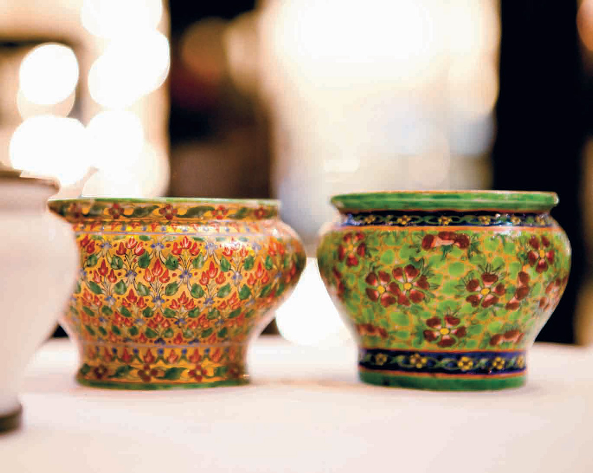 กระโถน (ส.พลายน้อย)