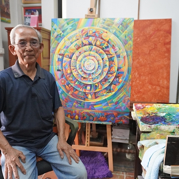 พิชัย นิรันต์ กับชีวิตนอกกรอบสุดมันส์