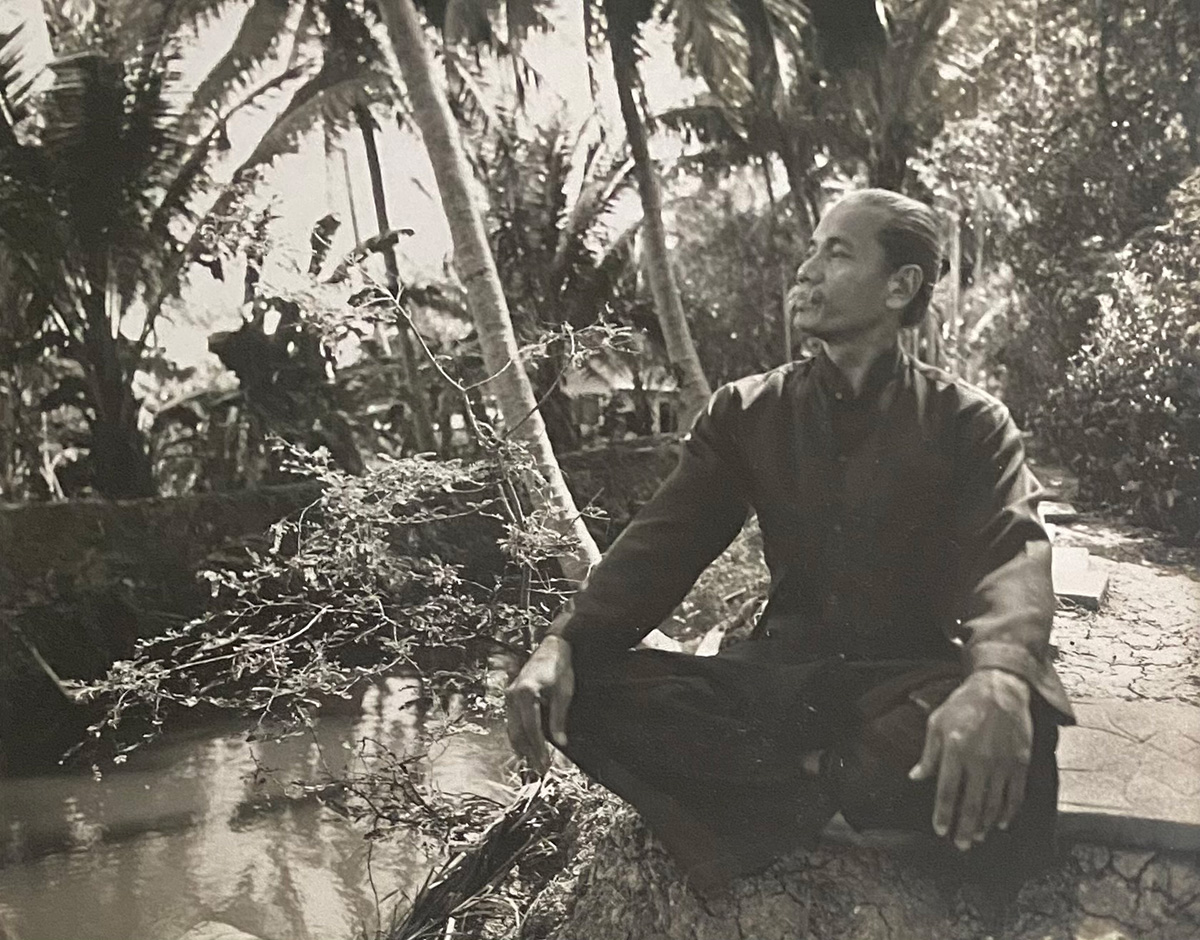 ประเทือง เอมเจริญ จิตรกรผู้จับแสงมาใส่จานสี