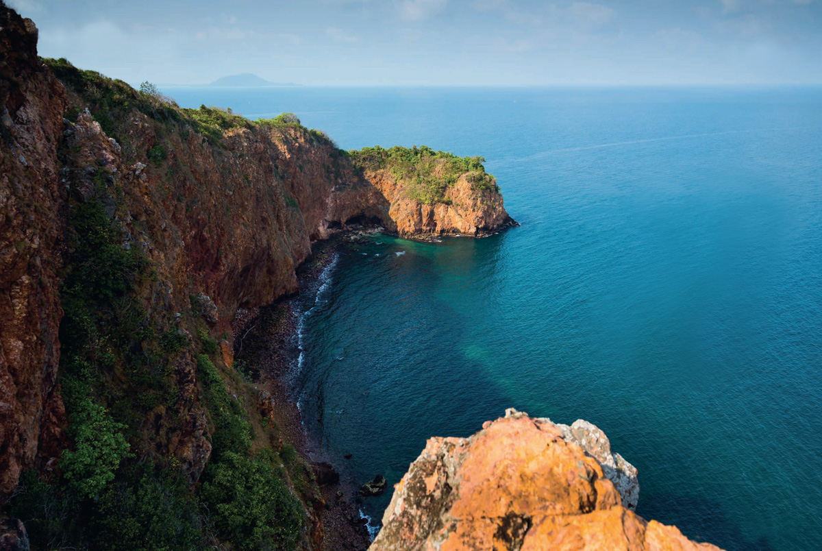 เสียงหัวเราะที่ “เกาะทะลุ”