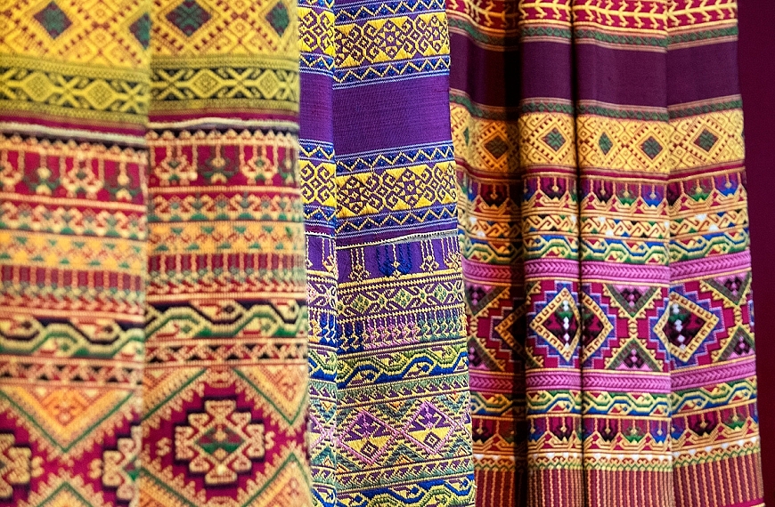 ซิ่นลับแล เล่าเรื่องแพรพรรณ อัศจรรย์แห่งลวดลาย