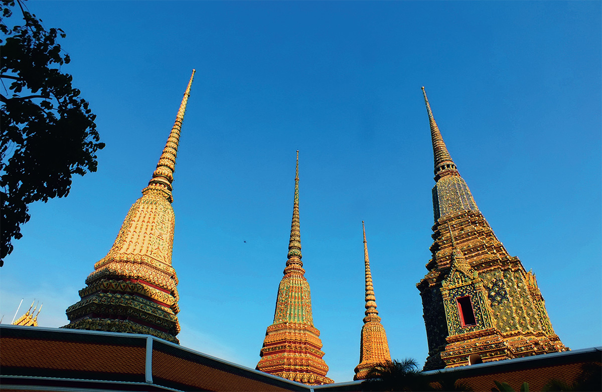 ลอดลายกระเบื้องเคลือบ