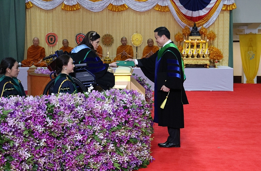 พระบาทสมเด็จพระเจ้าอยู่หัว ทรงพระกรุณาโปรดเกล้าฯ ให้ สมเด็จพระเจ้าน้องนางเธอ เจ้าฟ้าจุฬาภรณวลัยลักษณ์ อัครราชกุมารี กรมพระศรีสวางควัฒน วรขัตติยราชนารี เสด็จแทนพระองค์ไปพระราชทานปริญญาบัตรแก่ผู้สำเร็จการศึกษาจากมหาวิทยาลัยเกษตรศาสตร์ ประจำปีการศึกษา 2567