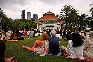 แน่นทุกอาทิตย์! “ดนตรีในสวน” สัปดาห์ที่ 6 คนล้นสวนลุมฯ