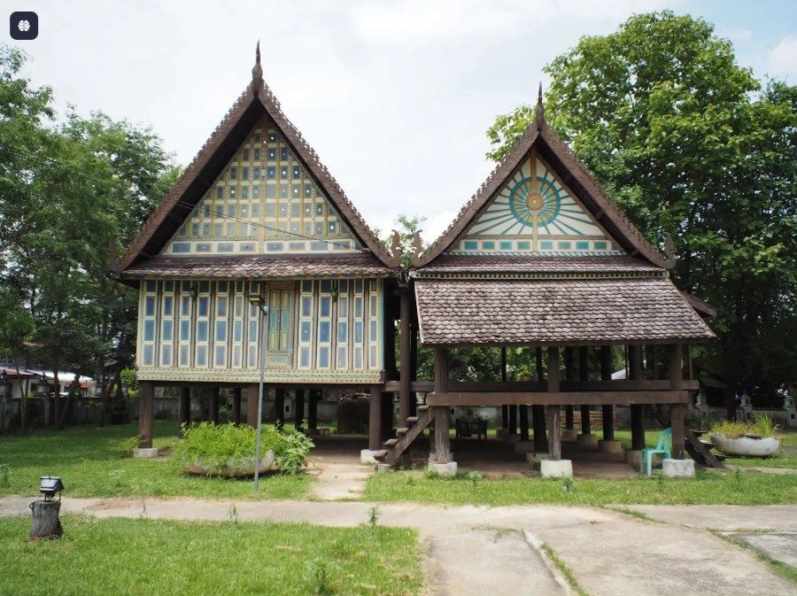 ตามรอยมือครูช่างเส้นทางอีสานใต้