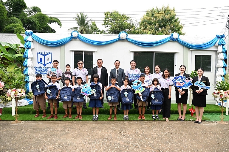 สำนักงานสลากฯ เดินหน้ามอบห้องสมุดตู้คอนเทนเนอร์ ให้แก่โรงเรียนสลากกินแบ่งสงเคราะห์ กลุ่มภูมิภาคตะวันออกเฉียงเหนือ&hellip;