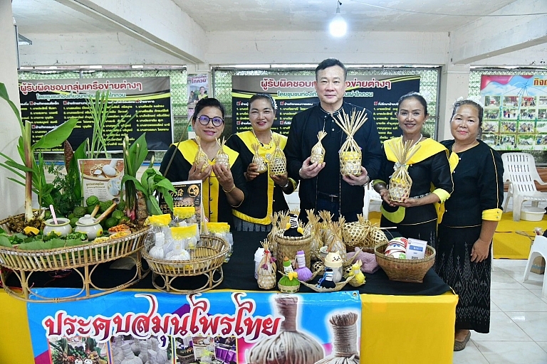 สำนักงานสลากฯ เยือนชุมชนไทกวนบ้านนาถ่อน จ.นครพนม ย้ำความสำเร็จโครงการสลากสรรค์สร้างเพื่อชุมชน&hellip;